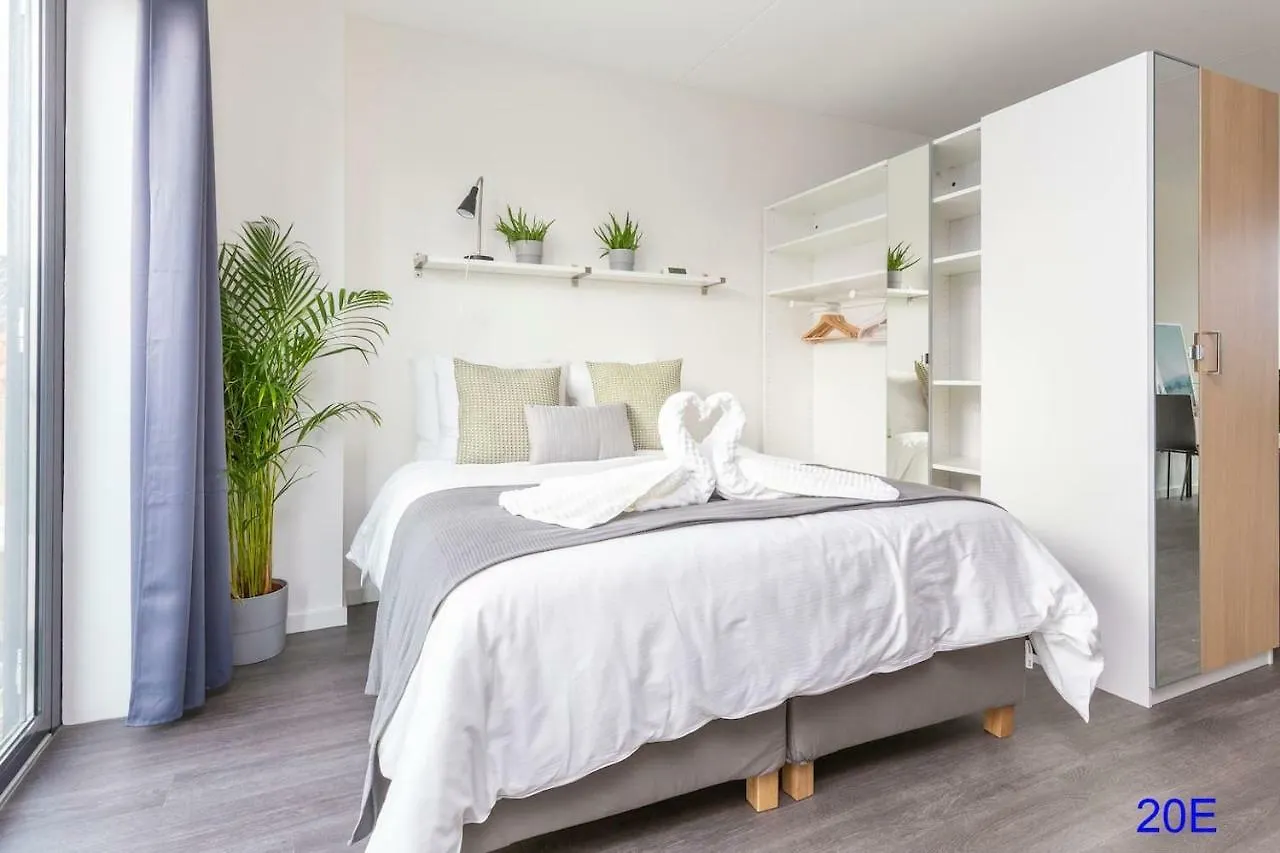 New Delft City View Central Modern Family Top Floor Apartment Utopia 20E 0*,